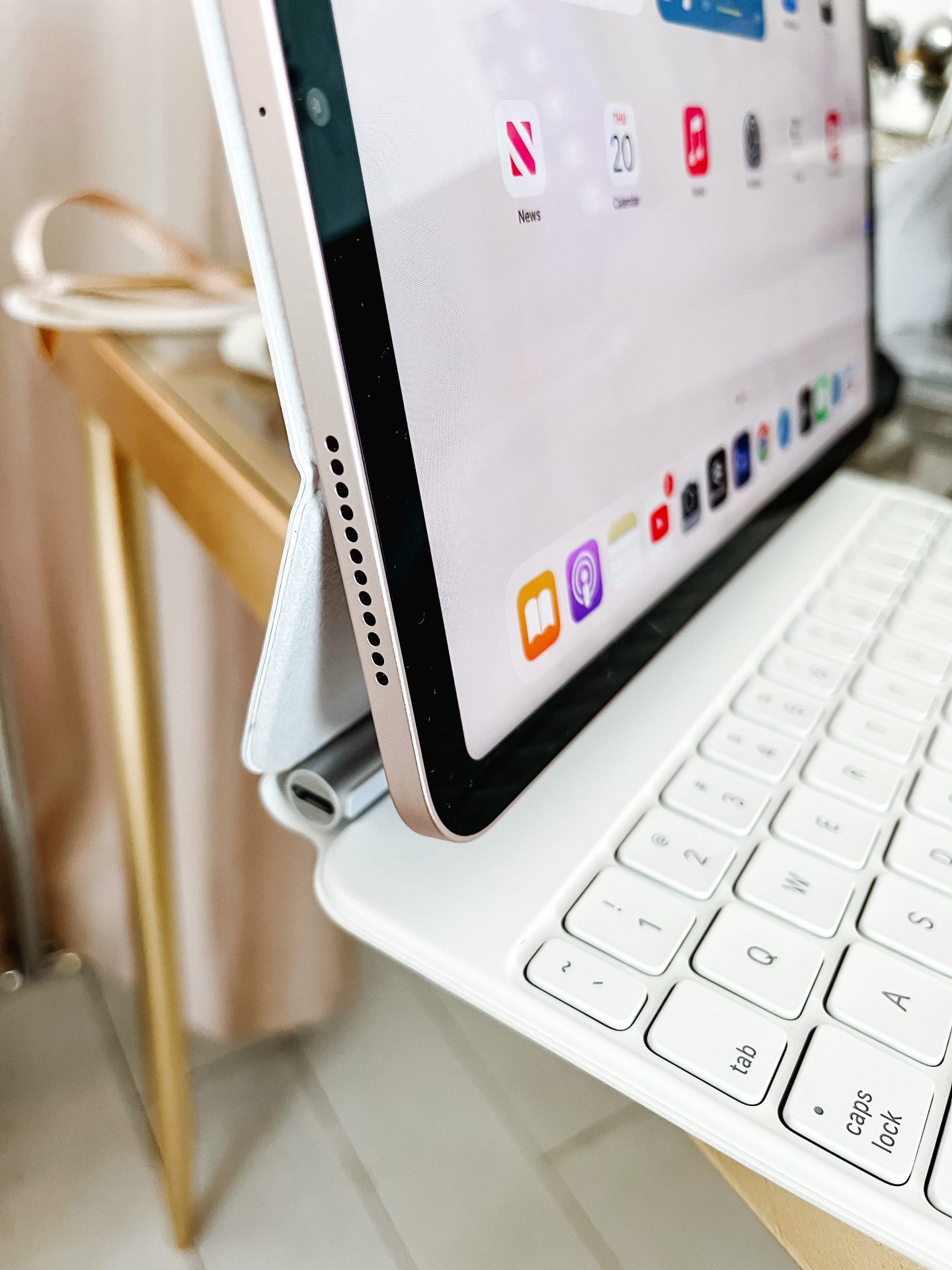 ipad air review with magic keyboard