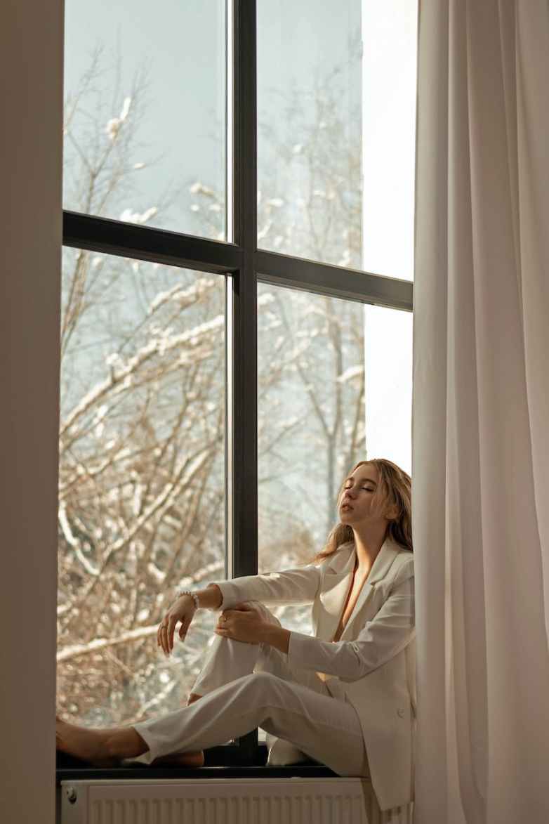 What to wear to work while still looking elegant: Ladies edition