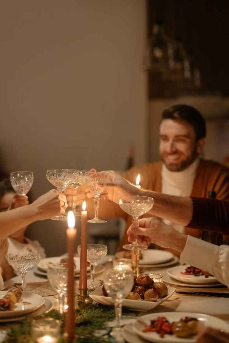 Toasting etiquette: How to properly give a toast