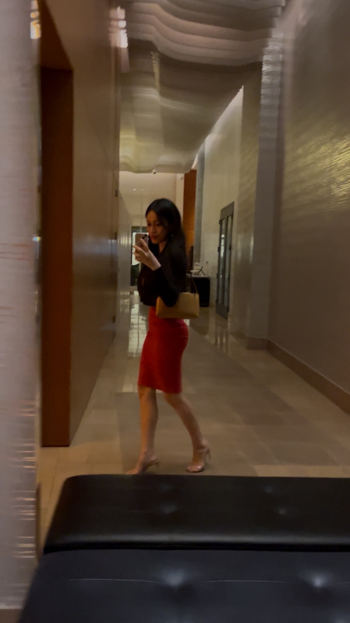 Discover Gia G. Dixon's lifestyle blog, your ultimate destination for fashion, beauty, luxury living, and travel inspiration. Dive into expert tips on timeless style, effective skincare routines, and elegant living. From curated outfit ideas to luxury travel guides, Gia shares everything you need to elevate your everyday life. Explore her insights on creating a sophisticated lifestyle with affordable luxury, practical advice, and a touch of glamour. Start your journey to chic living today!