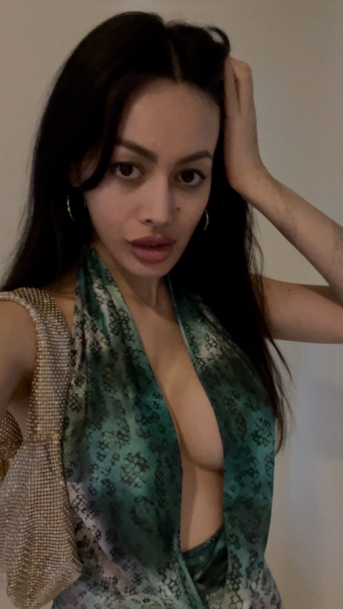 Gia G. Dixon is known for her beautiful style, showcasing elegant outfits that blend sophistication with modern trends. Her fashion sense exudes timeless charm, effortlessly combining luxurious pieces with everyday wear. From chic dresses to polished casual looks, Gia's aesthetic radiates grace and confidence. Her curated wardrobe highlights her attention to detail, creating a refined and stylish appearance. Discover her elegant fashion tips and learn how to achieve a beautiful, elevated look with ease.