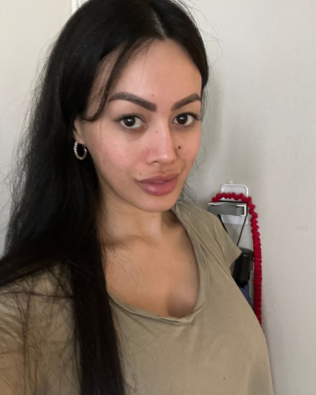 skin lightening journey, hydroquinone before and after, glutathione skin results, Musely Dark Spot Cream review, even skin tone skincare, hyperpigmentation treatment, dark spots removal, glutathione whitening serum, skincare for melasma, how to lighten dark areas on face, best products for skin discoloration, natural glowing skin routine, no makeup confidence, skincare transformation, hormonal pigmentation fix, best cream for uneven skin tone, Korean beauty brightening products