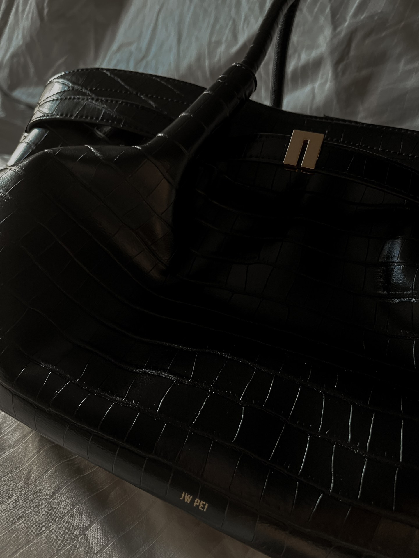 JW PEI Hana tote review, JW PEI Hana Croc Medium Tote, best vegan leather tote, affordable luxury handbag, stylish work tote, JW PEI bag review, chic everyday tote bag, trendy structured tote, croc embossed vegan bag, designer lookalike tote, minimalist fashion tote, best bags under $150, elegant tote for Gen Z, cruelty-free handbags, office bag with iPad space, JW PEI Hana sizing, TikTok viral tote bag, JW PEI black croc bag, JW PEI medium tote, influencer favorite bags, ethical fashion accessories