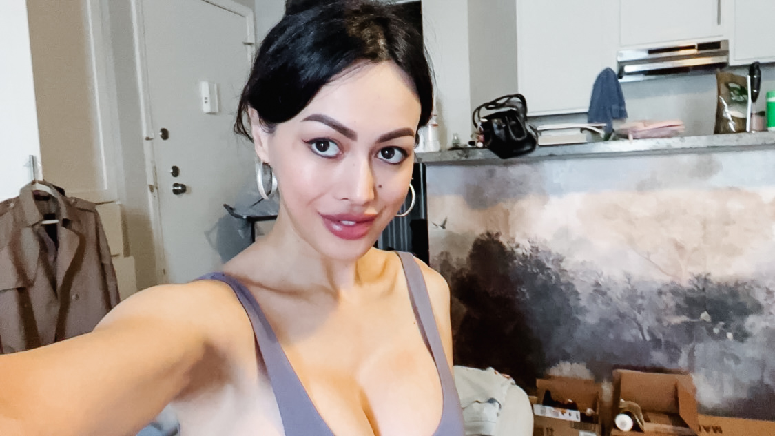 glow up guide, 14 day transformation, reinvent yourself, millennial women lifestyle, self improvement tips, morning routine, daily glamour, wardrobe curation, home organization, wellness routine, personal development, lifestyle makeover, confidence building, beauty routine, fashion tips, productivity hacks, self care routine, life reset, professional women, stress management, healthy habits, mindful living, elegant lifestyle, sophisticated self care