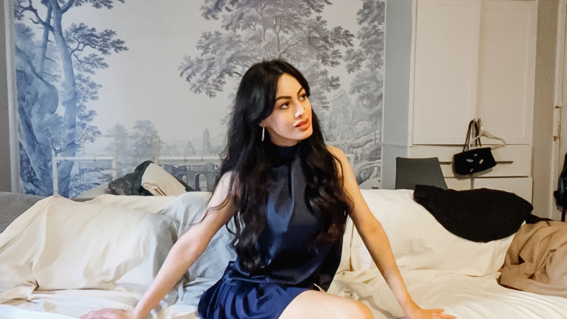 glow up guide, 14 day transformation, reinvent yourself, millennial women lifestyle, self improvement tips, morning routine, daily glamour, wardrobe curation, home organization, wellness routine, personal development, lifestyle makeover, confidence building, beauty routine, fashion tips, productivity hacks, self care routine, life reset, professional women, stress management, healthy habits, mindful living, elegant lifestyle, sophisticated self care