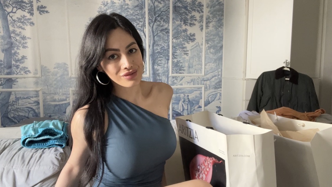 glow up guide, 14 day transformation, reinvent yourself, millennial women lifestyle, self improvement tips, morning routine, daily glamour, wardrobe curation, home organization, wellness routine, personal development, lifestyle makeover, confidence building, beauty routine, fashion tips, productivity hacks, self care routine, life reset, professional women, stress management, healthy habits, mindful living, elegant lifestyle, sophisticated self care