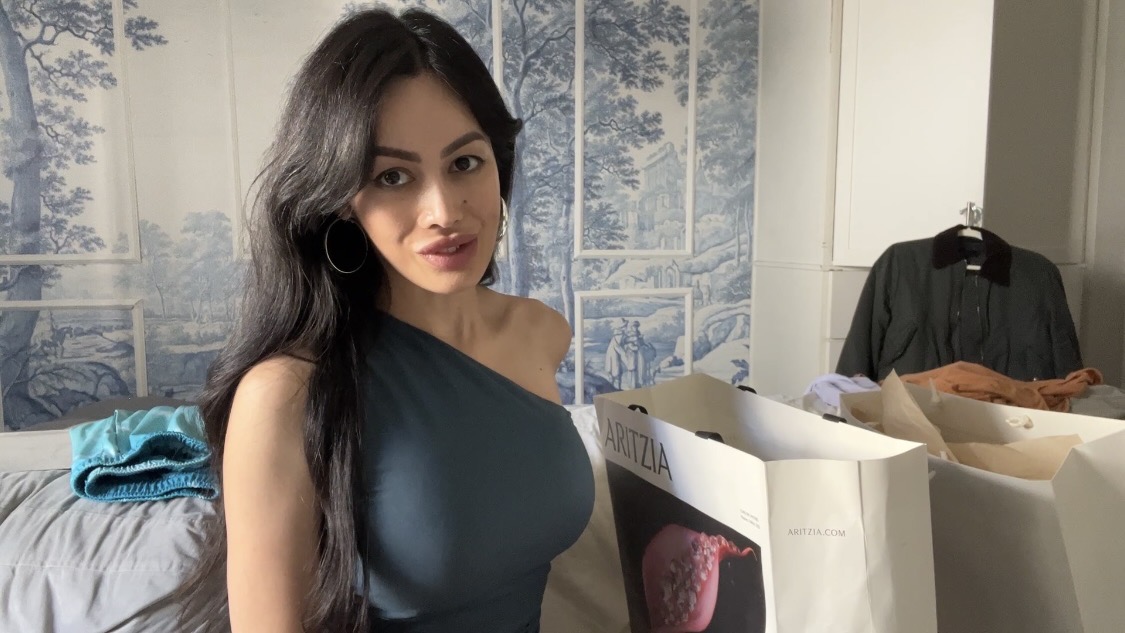 glow up guide, 14 day transformation, reinvent yourself, millennial women lifestyle, self improvement tips, morning routine, daily glamour, wardrobe curation, home organization, wellness routine, personal development, lifestyle makeover, confidence building, beauty routine, fashion tips, productivity hacks, self care routine, life reset, professional women, stress management, healthy habits, mindful living, elegant lifestyle, sophisticated self care