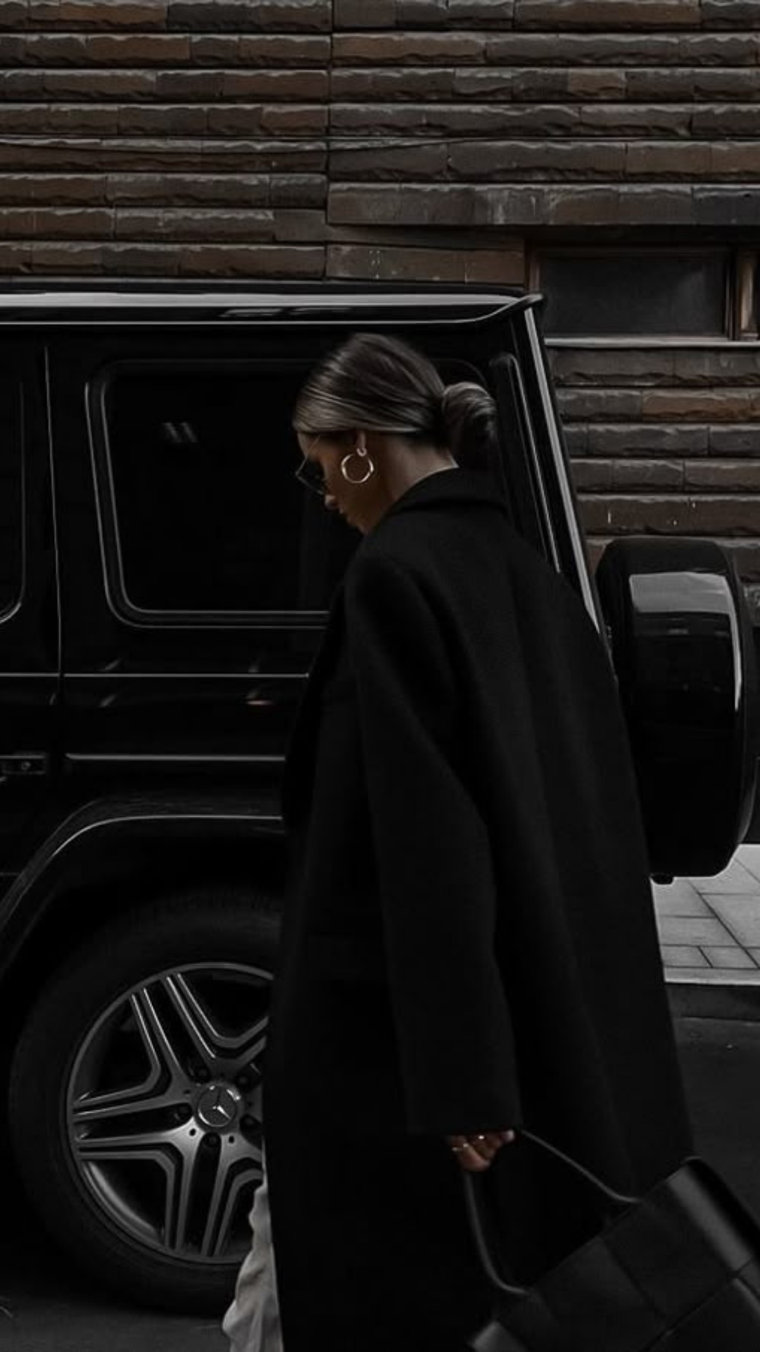 high standards lifestyle, luxury lifestyle tips, quality over quantity, living with intention, aesthetic living, daily use luxury items, expensive taste, self-worth and possessions, mindful consumption, elevate your life, curated lifestyle, polished personal style, feminine inspiration, designer items daily use, investment in quality, high-quality life, classy everyday living, cultivating beauty, intentional living tips, enjoy your things