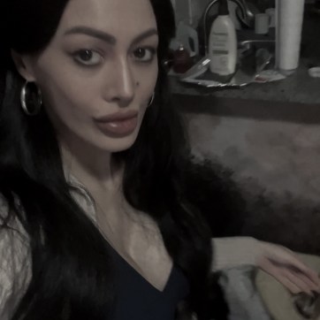 How to Live Like a Royal Every Day: Elegant Daily Habits & Standards That Transform Your Life