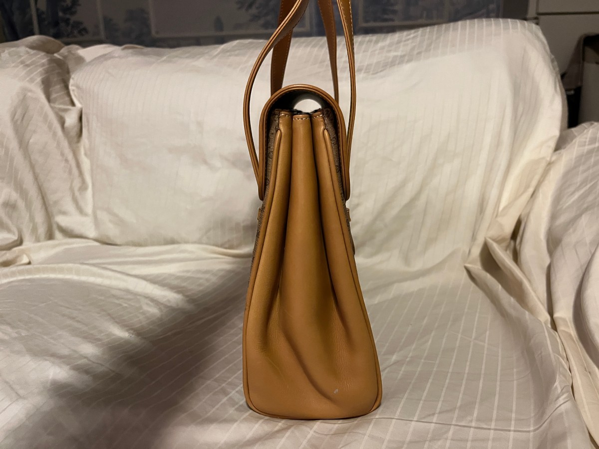 vintage Gucci bag, Gucci GG Supreme, 1970s Gucci, Aldo Gucci era, quiet luxury handbag, heritage Gucci, archival fashion, vintage designer bags, Gucci monogram canvas, top handle bag, investment handbags, sustainable luxury, collector handbags, Italian craftsmanship, timeless designer bags, pre-owned Gucci, luxury resale, vintage luxury bags, Gucci Supreme canvas, old money aesthetic, stealth wealth fashion, classic Gucci, retro designer handbags, vintage fashion investment