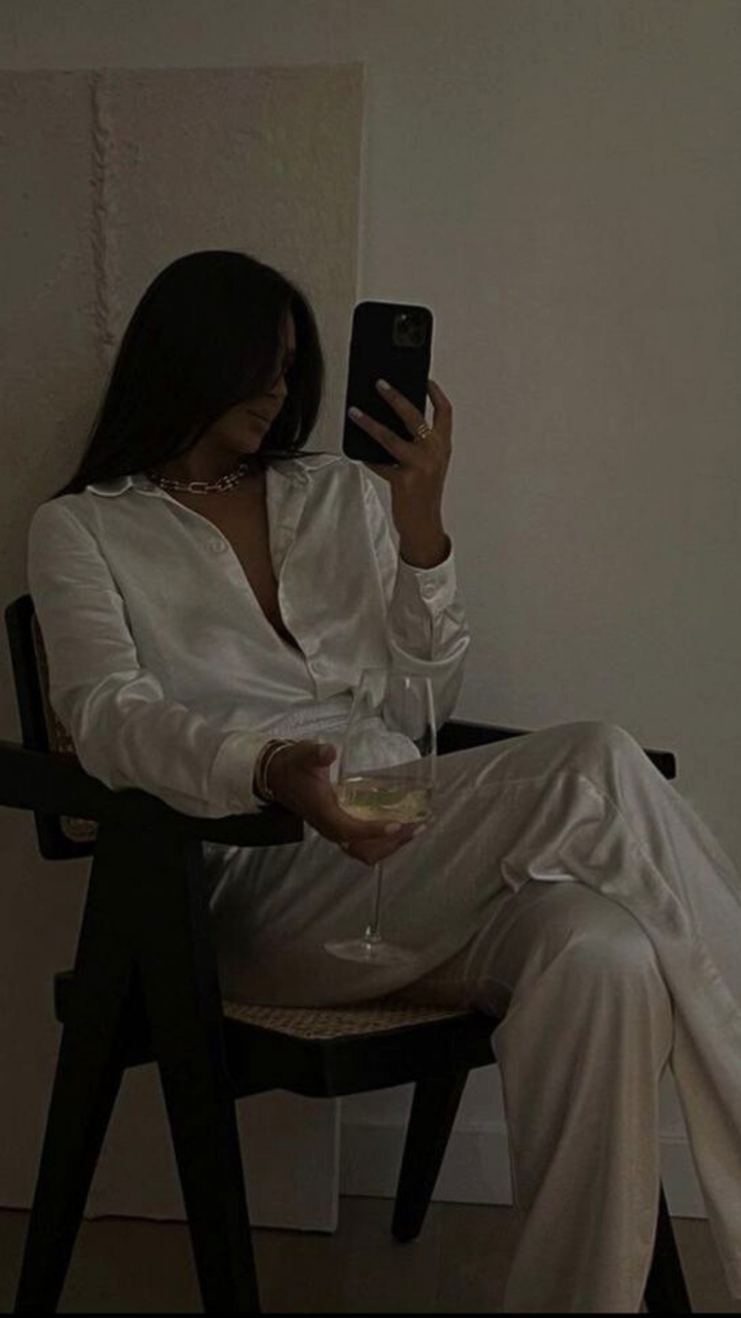 how to be a rich girl in 2026, rich girl mindset, wealthy girl habits, abundance mindset for women, smart money habits women, budgeting like a rich girl, feminine wealth mindset, high value woman money habits, luxury lifestyle on a budget, financial glow up, rich girl routine, scarcity vs abundance mindset, smart spending tips, modern femininity and money, women and wealth building, personal finance for women, rich girl lifestyle tips, soft life money habits, elegant budgeting, It Girl School, glow up financially, legacy mindset women